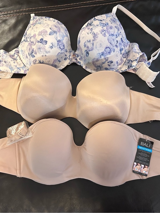 Victoria's Secret Other - Three dd bras bundle